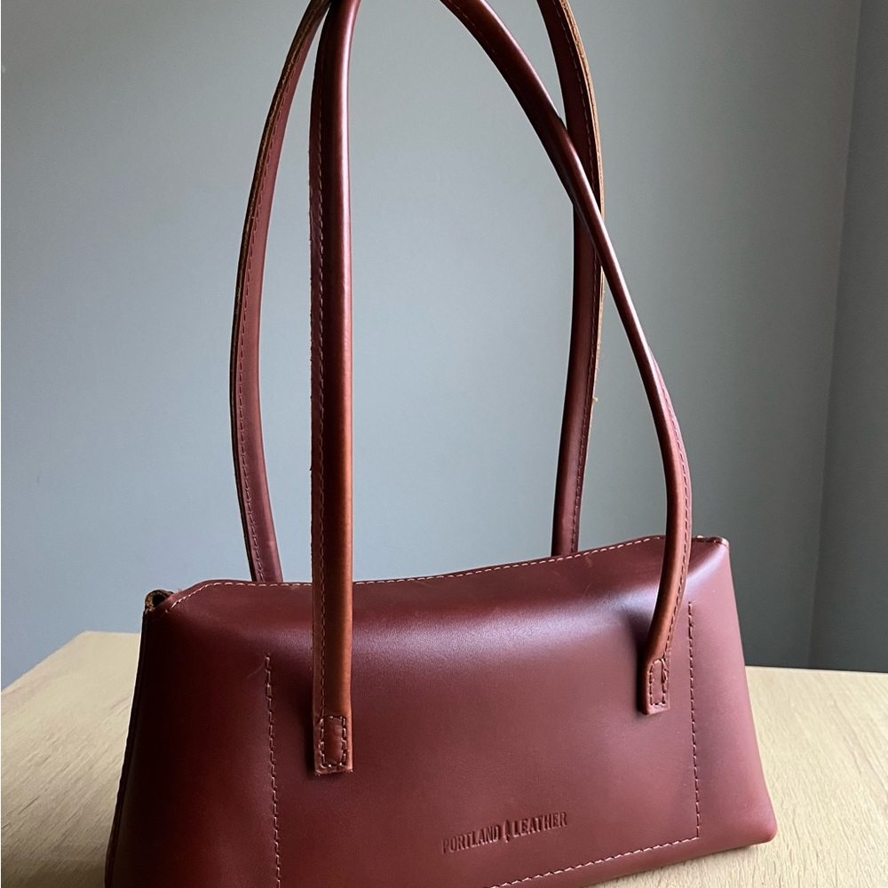 Portland Leather Amelie Chestnut Shoulder Bag - Picture 4 of 8